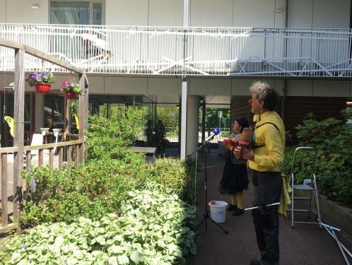 CliniClowns spelen op anderhalf meter afstand: 'Geen enkel bezoek is hetzelfde'