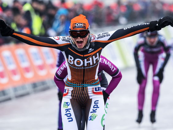 Regerend natuurijs kampioene Mariska Huisman staat toch nog op het ijs