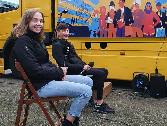 Offline: moeten de scholen openblijven?