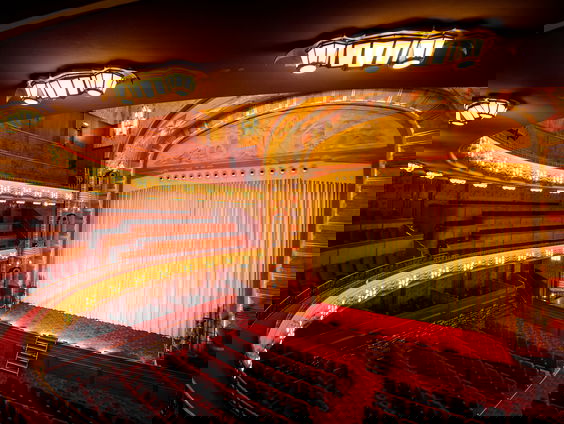 Bioscoop Tuschinski in Amsterdam honderd jaar