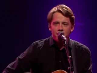 Livemuziek van singer/songwriter Okke Punt