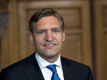 Burgemeester Leeuwarden Sybrand Buma: 'Wij moeten af van calimerocomplex, Den Haag moet toontje lager zingen'