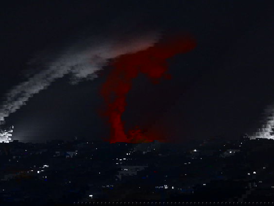 De Arabische diplomatieke koorddansact