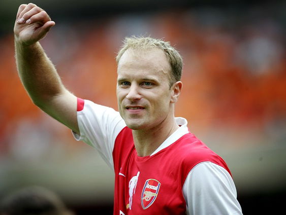 Terug naar 2006: Bergkamp neemt afscheid als voetballer