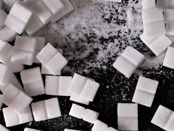 'Als fabrikanten geen zout en suiker aan producten toevoegen, doen we het zelf wel'