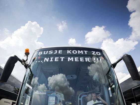 Busvervoerders protesteren in Den Haag