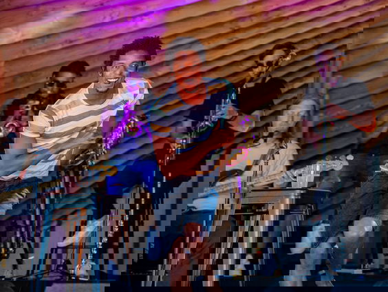 Het Mediaforum: Zoë Papaikonomou en Hansje van de Beek