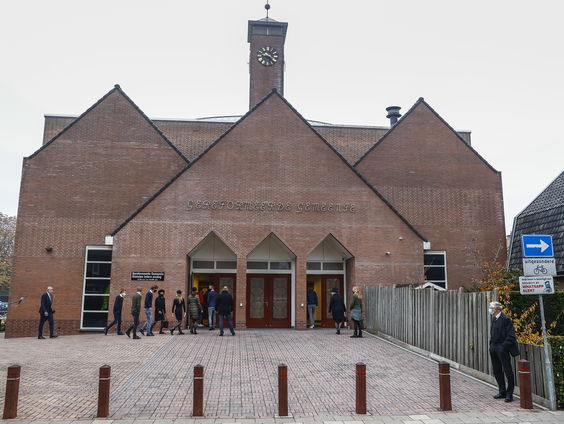 Ontkerkelijking zet door, is dat erg?