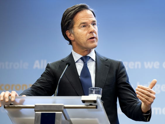 Waarom het kabinet ondanks alle risico's toch versoepelt