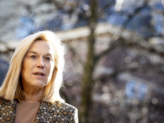 Kaag: 'Neem meer kritische afstand tot crisis'
