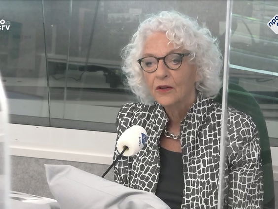 Nelleke Noordervliet: laat lijsttrekkers gedichten voordragen