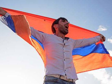 Protesten Armenië houden - ondanks aftreden premier - aan
