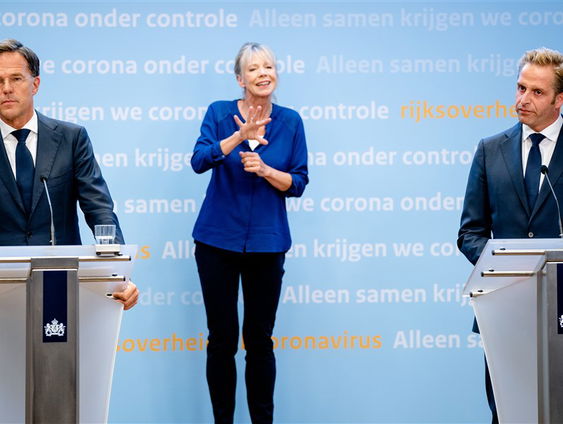 Redteam blikt vooruit op persconferentie