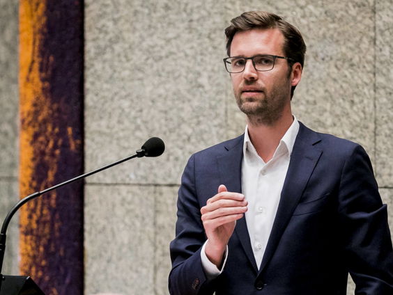 D66 en Groenlinks: meer hulp voor Nederlanders in buitenland