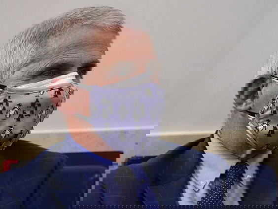 Feit of fictie: twee mondkapjes over elkaar heen, beschermen beter dan één