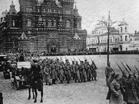 Nederlander stelt tentoonstelling Russische Revolute in Sint-Petersburg samen