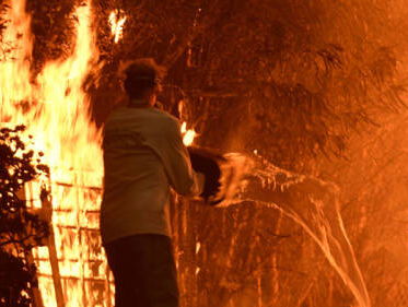 Deze Nederlandse brandweerman blust de bosbranden in Californië