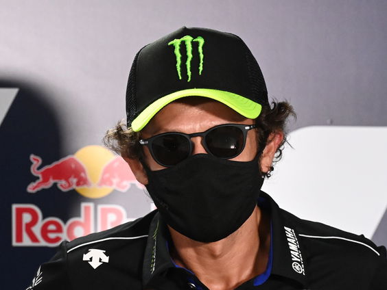 Levende legende Valentino Rossi (41) gaat nog even door in de MotoGP