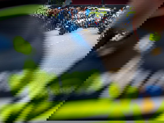 Nabestaanden fietser eisen onderzoek naar vrachtwagenchauffeur die ook agent doodreed