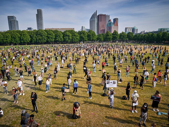 Anti-racismeprotest in Den Haag: 'Het is genoeg nu'