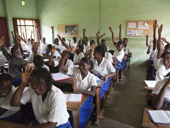 Waarom veel scholen in Afrika nog steeds dicht zijn