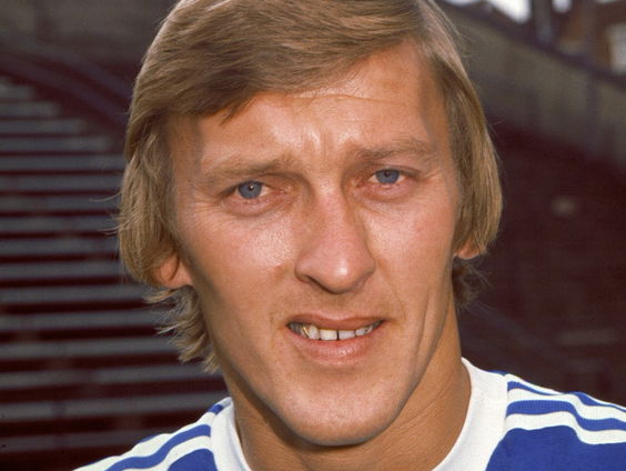 Oud-doelman Pim Doesburg (77) overleden, recordhouder aantal eredivisieduels