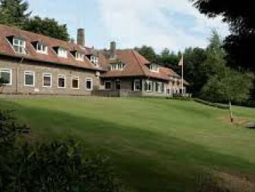 Hoenderloo Groep voor jongeren met zware gedragsproblemen langer open door Corona?