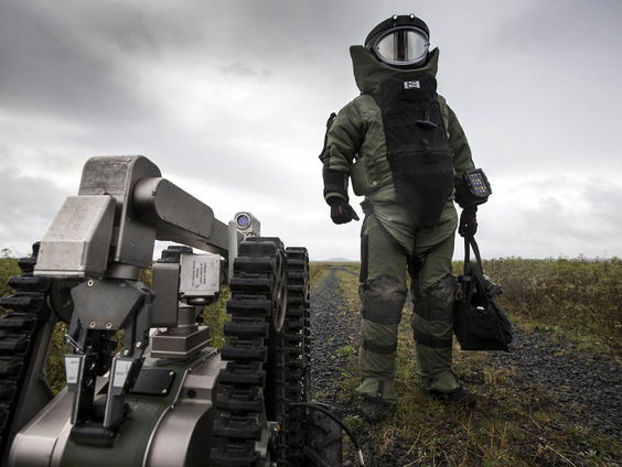 Duizend bommen en granaten: Meekijken met de EOD.
