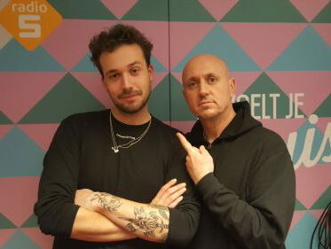 Girls Love Djs? Dj Loves Girls bedoel je! Rob Zwart in de studio.