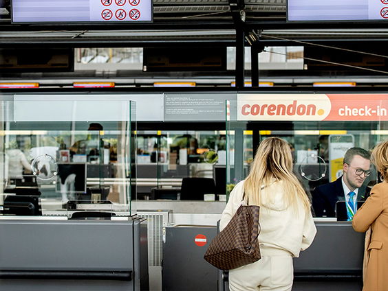 Vakantiegangers tweede Fieldlabvakantie vertrokken, twee afvallers door positieve coronatests