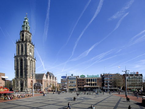 Zoon Jasper maakt boek over vader Ede Staal af