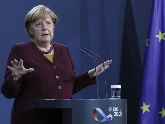 Europa kijkt naar Merkel