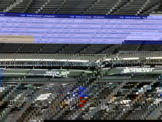 Groot scherm terug op Utrecht Centraal, maar zonder nostalgisch klappergeluid