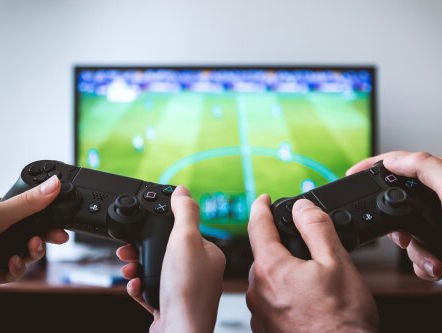 Online sport: Van voetballen in de Eredivisie naar het spelen van FIFA