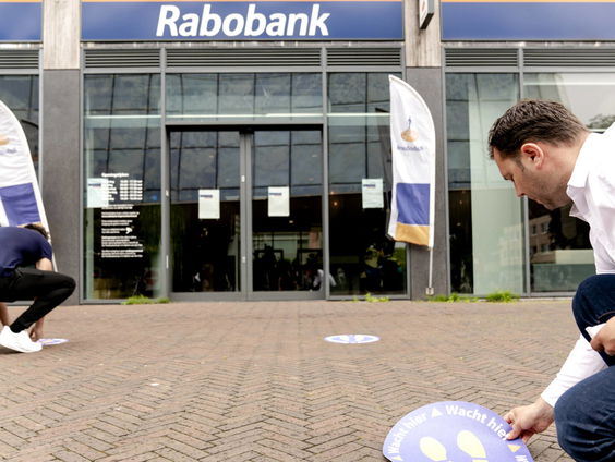 Fors minder winst voor Rabobank, 120 filialen verdwijnen
