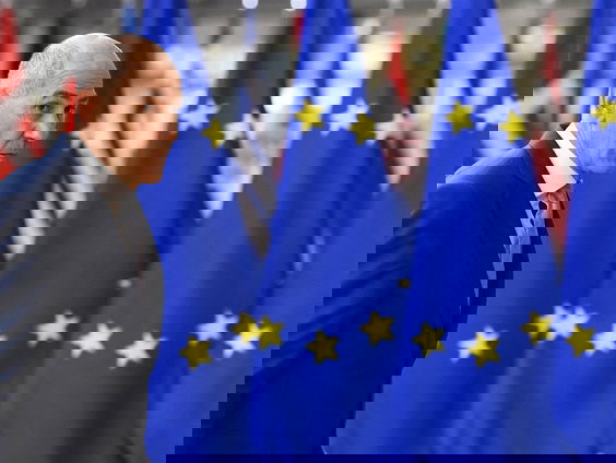 Sloveense 'Mini-Orbán' neemt de Europese voorzittershamer over