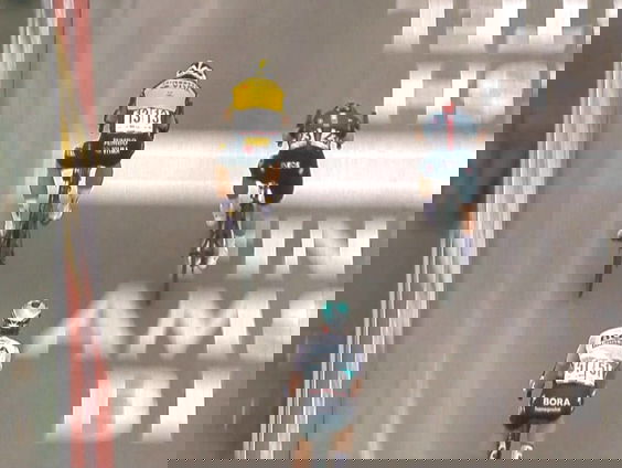 Spannende finish Amstel Gold Race: Van Aert wint