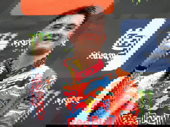 Cafébezoekers in Boekel trots op de MXGP-wereldtitel van Brabander Herlings