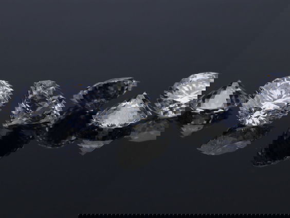 De grootste sieradenmaker ter wereld kiest voor de kunstdiamant