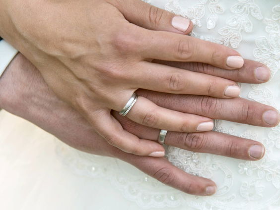 Japan wil met huwelijksbonus geboortecijfers omhoog krijgen