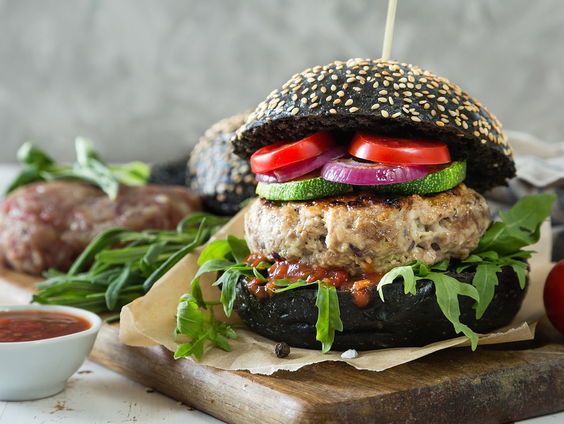 Tóch geen verbod op vleesnamen