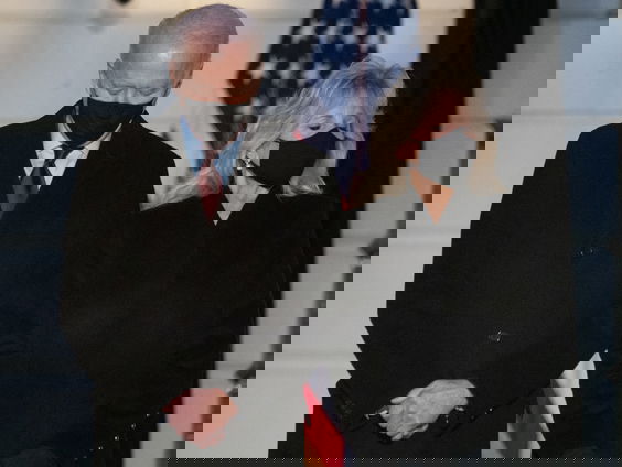 Amerika herdenkt 500.000 coronadoden