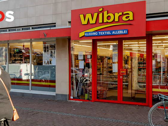 Wibra voor de rechter over inhalen van onderuren