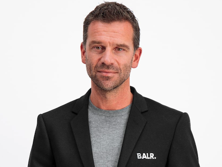 Juul Manders (433) over 'Social Goat'