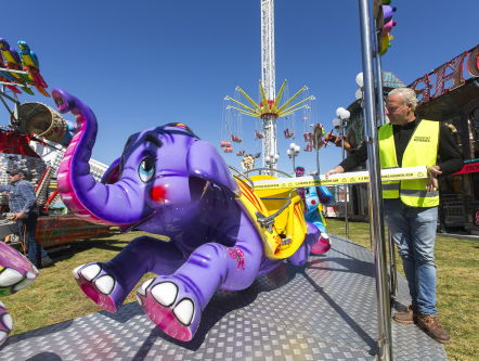 Naar de kermis in de anderhalvemetersamenleving