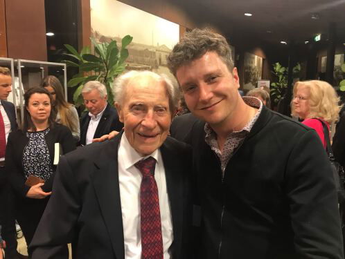 Reinout Meijer ontmoet kampoverlever Wim Aloserij