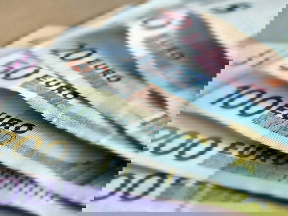 Moet er na de armoedegrens ook een rijkdomsgrens komen?