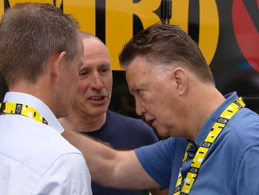 Voetbaltrainer Louis van Gaal blijkt ook over wielerverstand te beschikken
