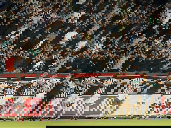 John van Schijndel kan door de nieuwe blindentribune weer genieten van voetbal