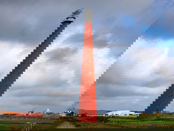 'Lange Jaap' in Den Helder staat op instorten, ziet een verslaggever van dichtbij